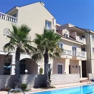 https://villa-kastel.hotelinzadar.com