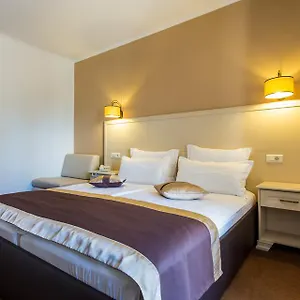 https://vila-milcetic.primorje-gorskikotar.com